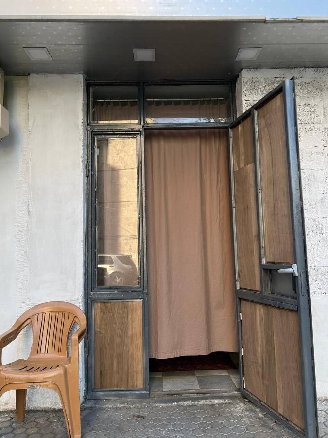 Vahe's Family Front Apartment *